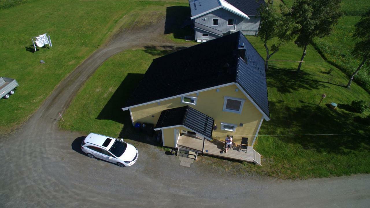 1 Room In The Yellow House, Close To Airport & Lofoten Evenskjer Kültér fotó